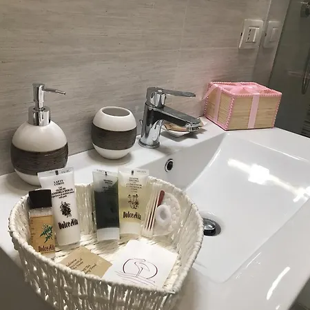 罗马维尼罗公寓 *